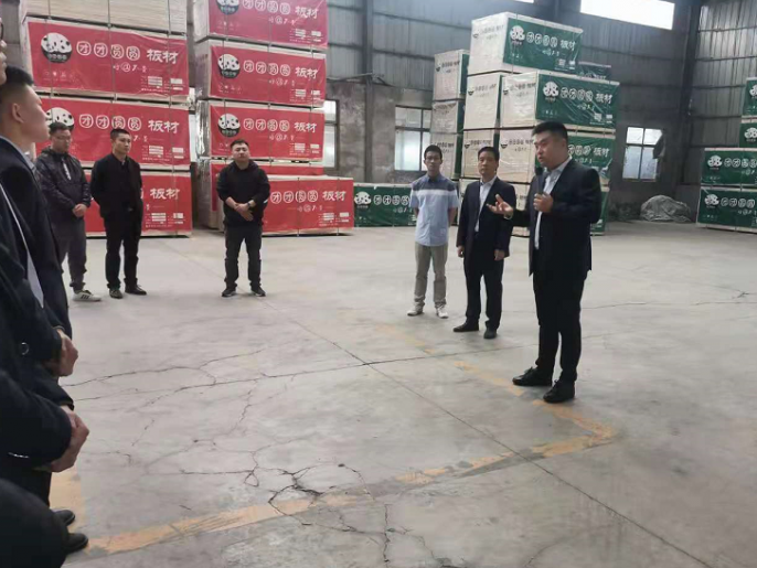 團團圓圓董事長陳浩一行到訪福康木業，建興實業參觀考察，見證品質誕生